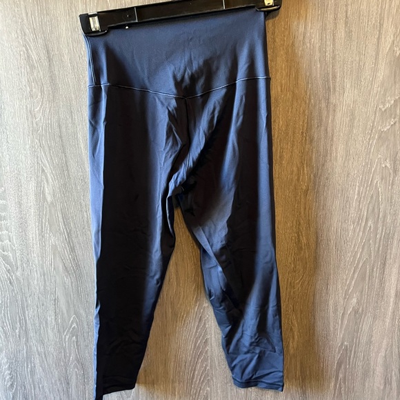 Aerie real me 3/4 crop bundle like new - Picture 6 of 6